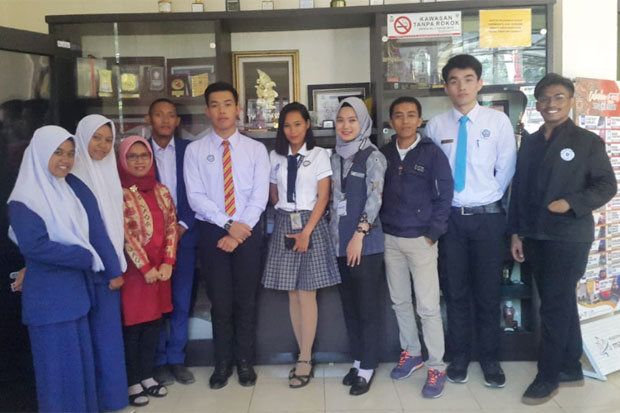 Kegiatan internship di perusahaan dan instansi didampingi Wadir Bidang Kerjasama Politani Pangkep, Nur Rahmawaty Arma, Ph.D. 